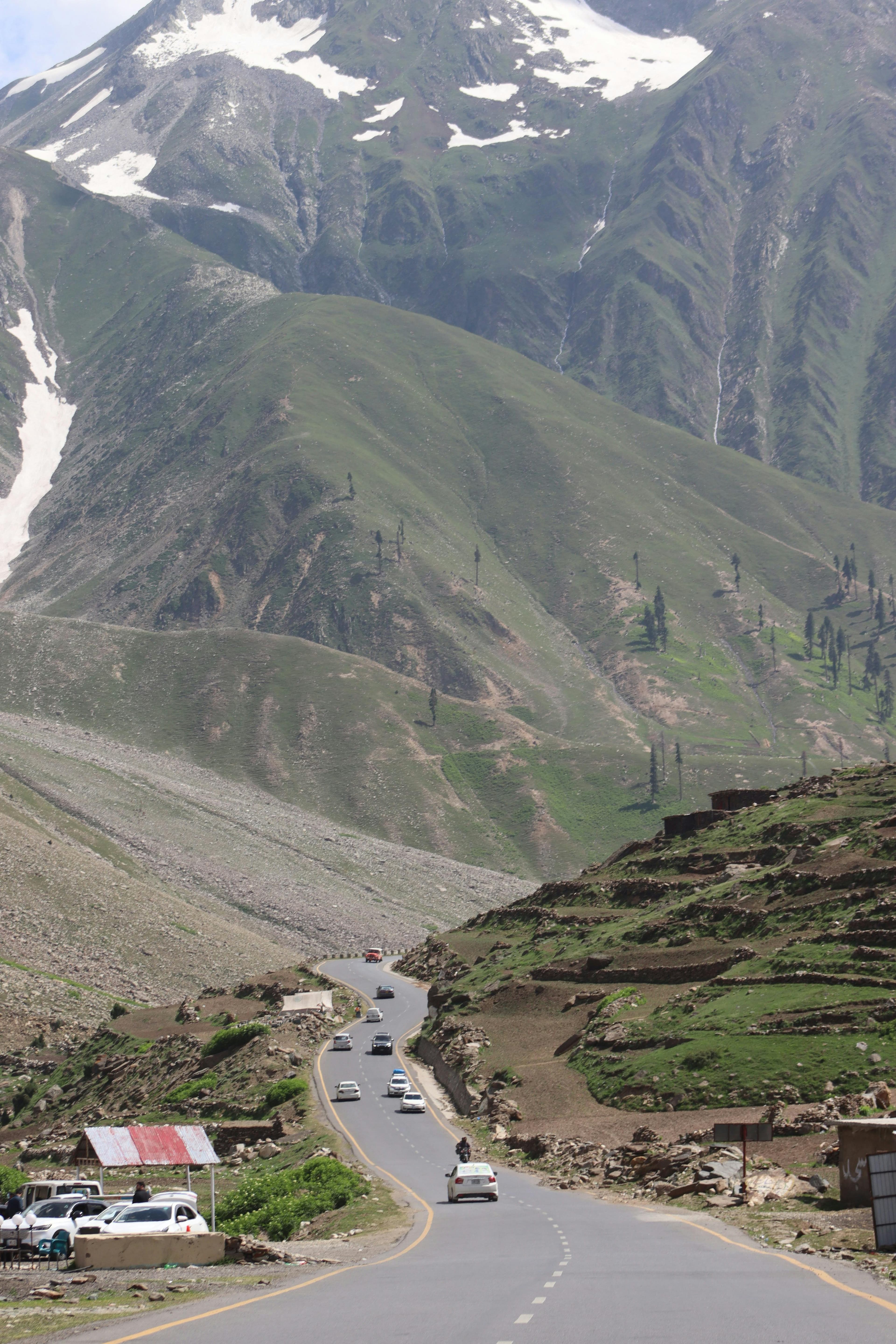 Magnetic Hill – The Gravity-Defying Wonder of Ladakh