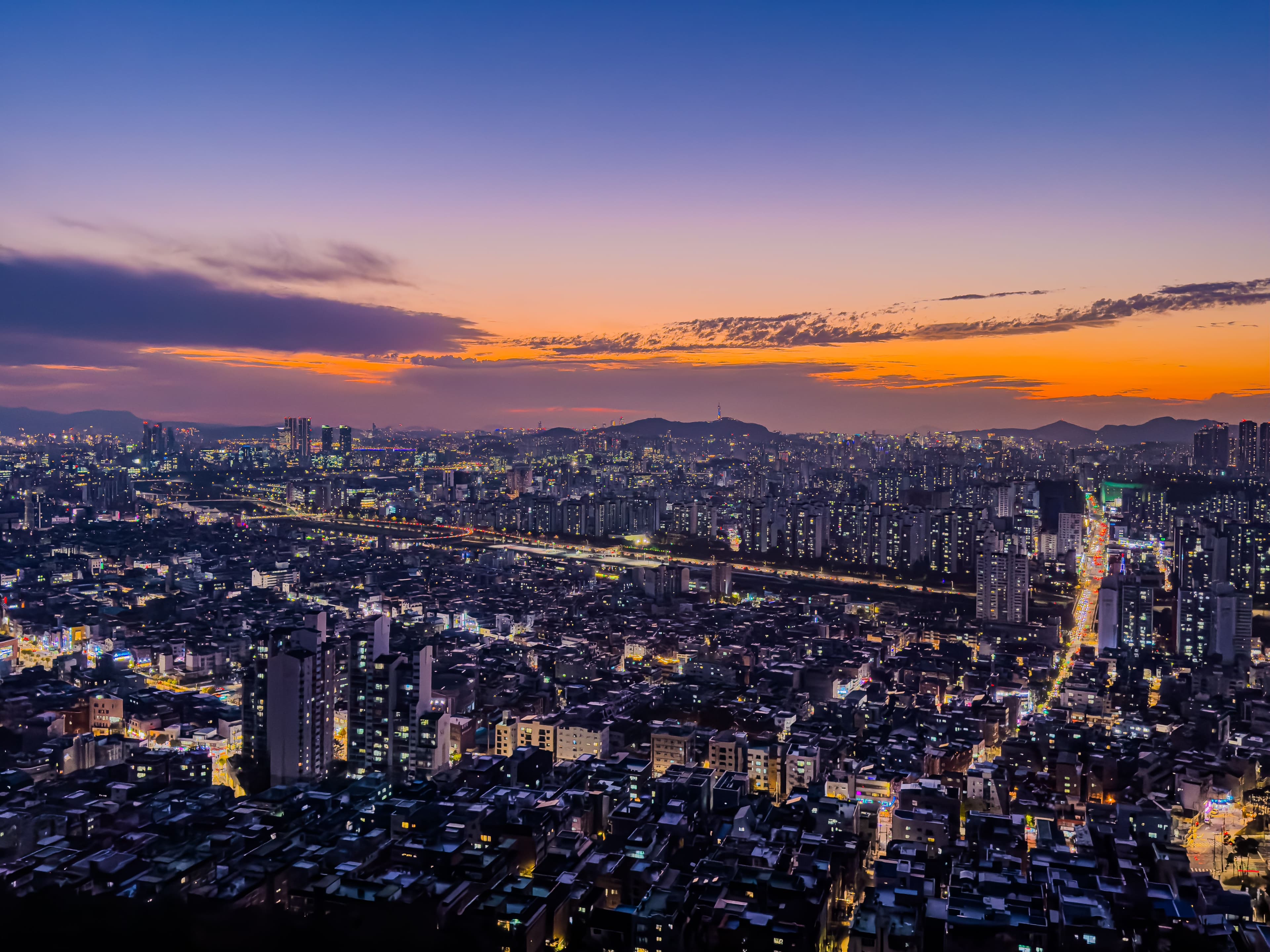 South Korea – The Land of Tradition, Innovation, and Natural Beauty
